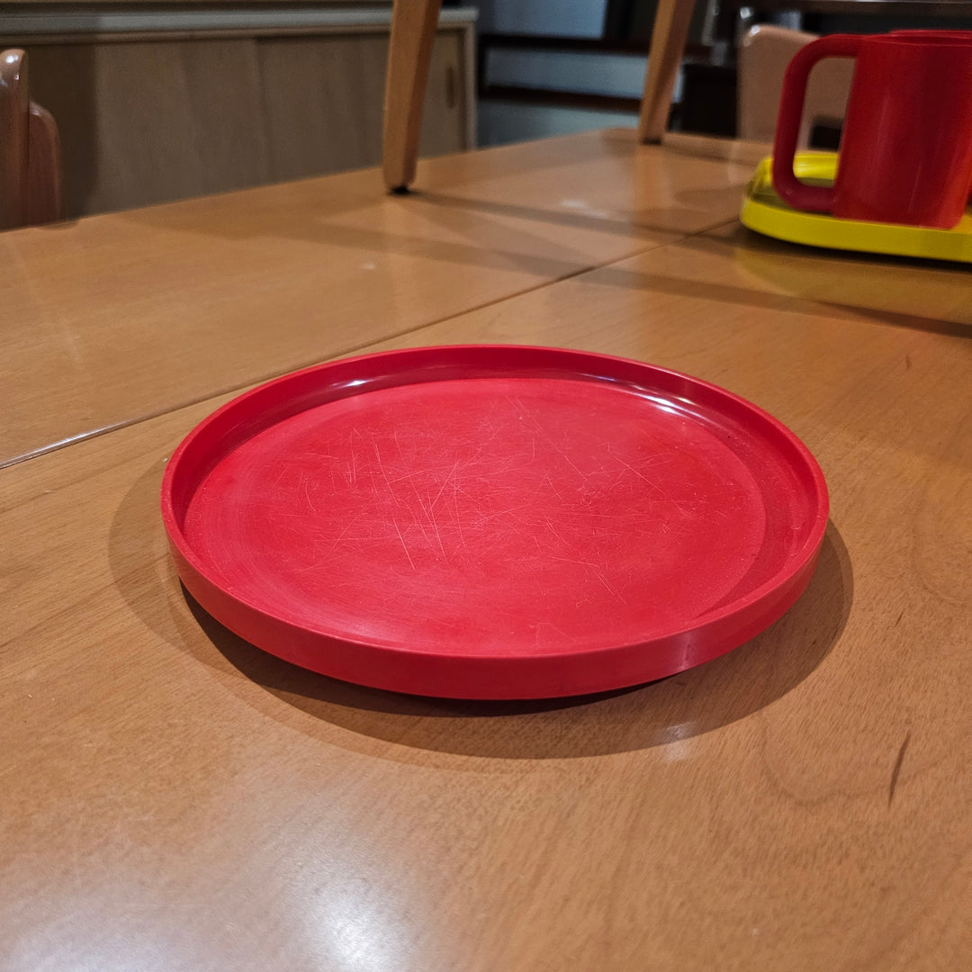 Vintage Red Heller Plate 7.5"