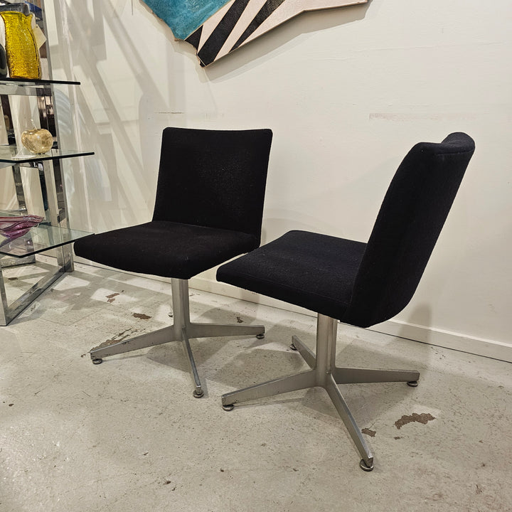 MCM Goodform Alum/Black Sidechair
