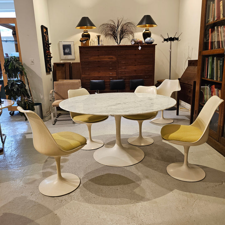 Knoll Saarinen Marble Tulip Table
