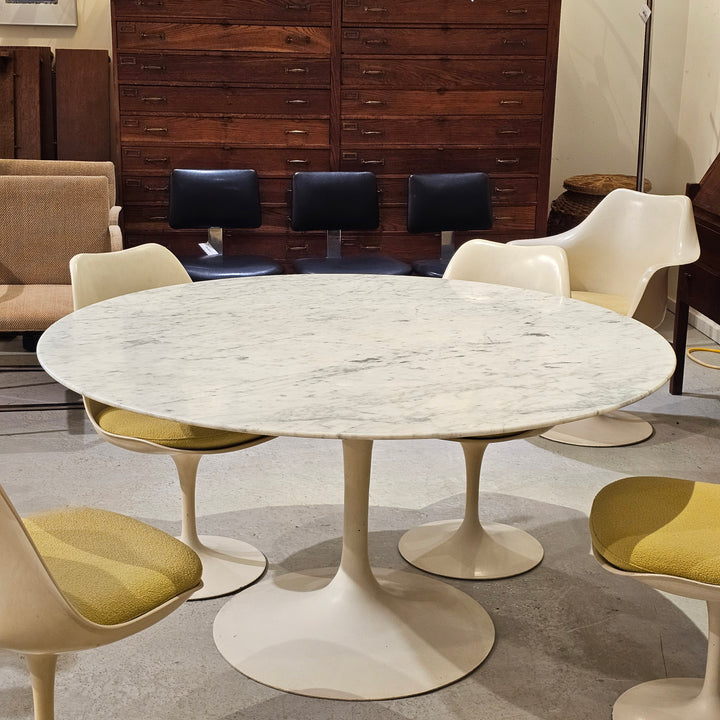 Knoll Saarinen Marble Tulip Table