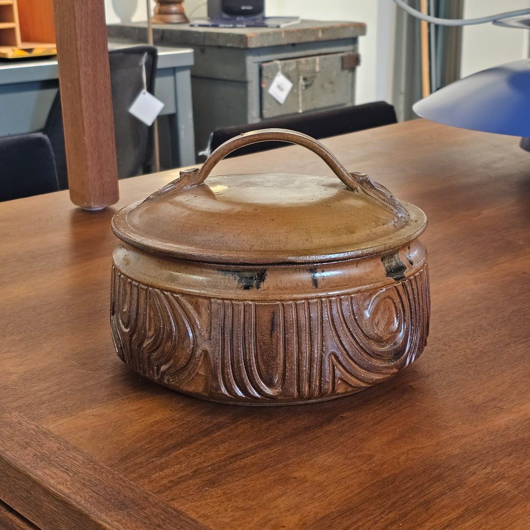 Loso Lidded Pottery Dish