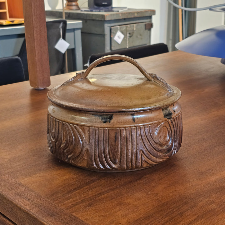 Loso Lidded Pottery Dish