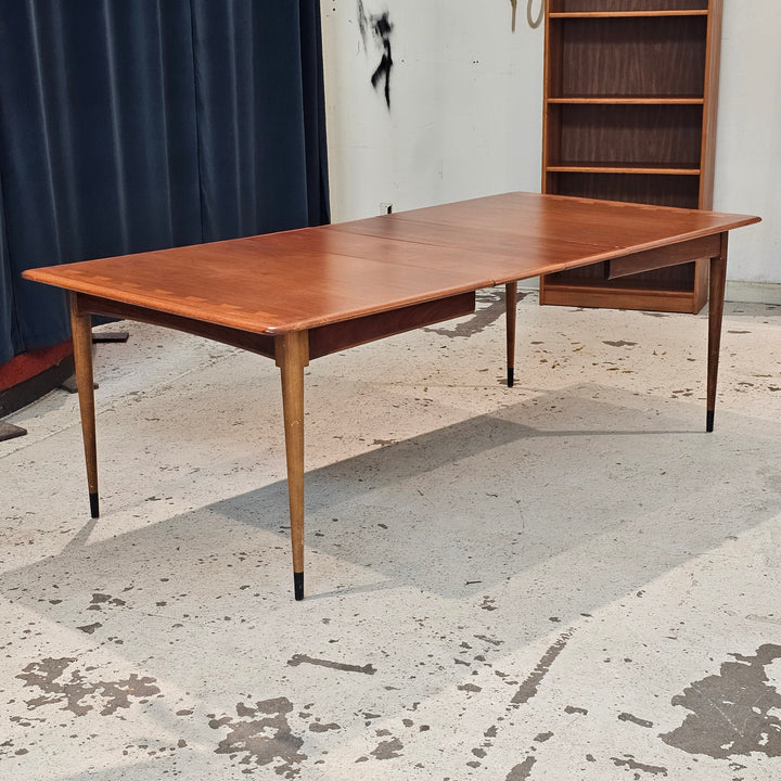 Lane Acclaim Dining Table